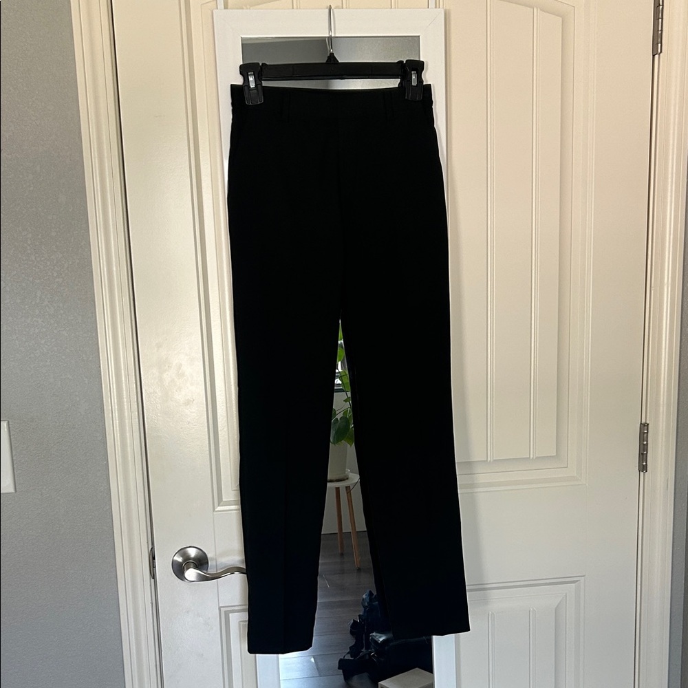 Uniqlo Women's Black Straight Leg Pants